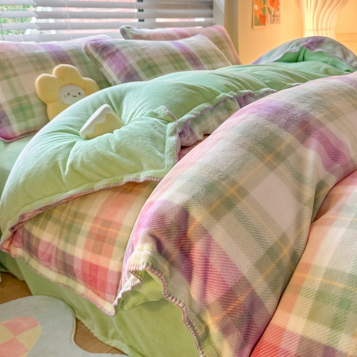 91家纺网 家纺一手货源 找家纺 安哆啦 2024新款高克重牛奶绒混搭四件套 紫韵格