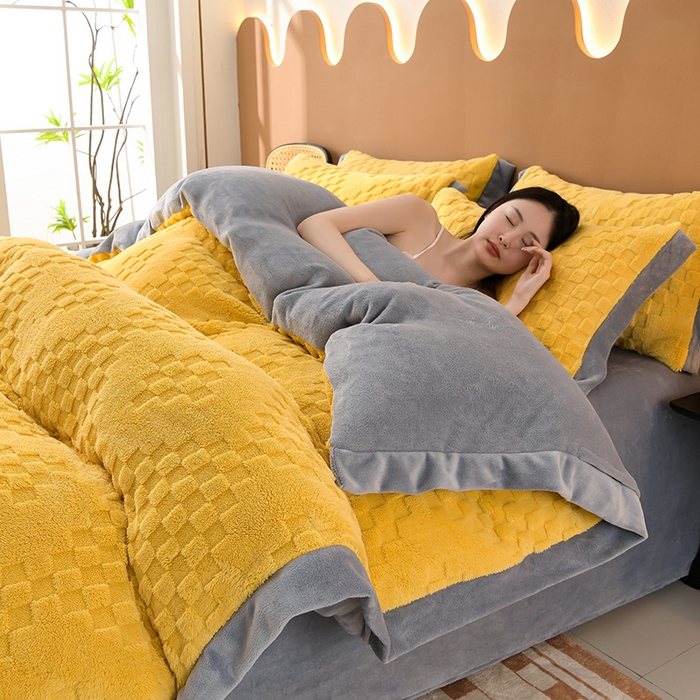 91家纺网 家纺一手货源 找家纺 澳梵家居 2023新款轻奢款宽边塔芙绒四件套 卡曼-亮黄