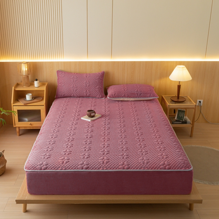 91家纺网 家纺一手货源 找家纺 给笠 2023新款A类夹棉牛奶绒床笠三件套 花漫系列 牛奶绒-花漫豆沙