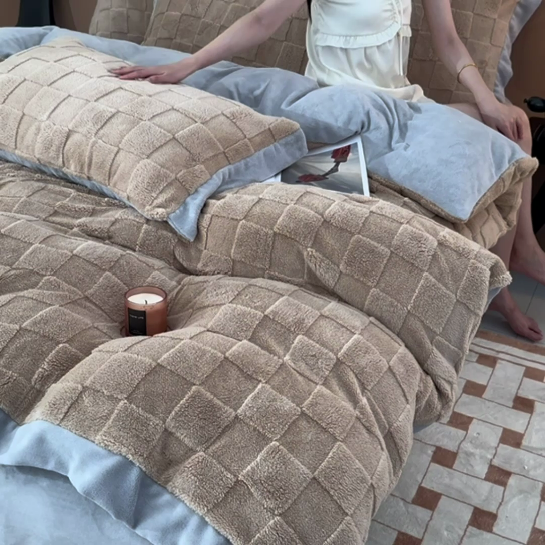 91家纺网 家纺一手货源 找家纺 （总）澳梵家居 2023新款轻奢款宽边塔芙绒四件套