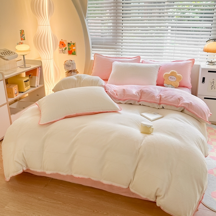 91家纺网 家纺一手货源 找家纺 安哆啦 2024新款高克重牛奶绒混搭四件套 白拼粉