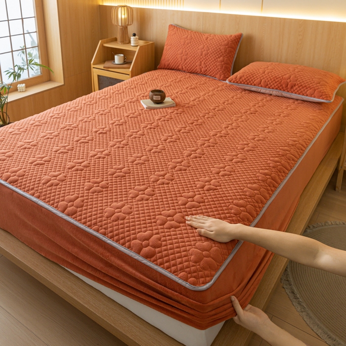 91家纺网 家纺一手货源 找家纺 给笠 2023新款A类夹棉牛奶绒床笠三件套 花漫系列 牛奶绒-花漫桔色