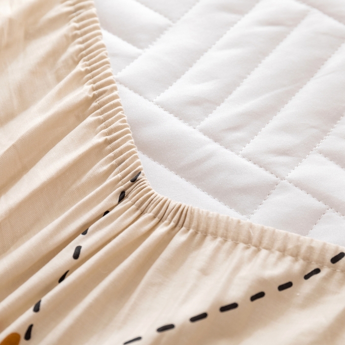 91家纺网 家纺一手货源 找家纺 优乐家纺 2023新款夹棉绗缝套件及单品系列-单床笠 奇妙熊