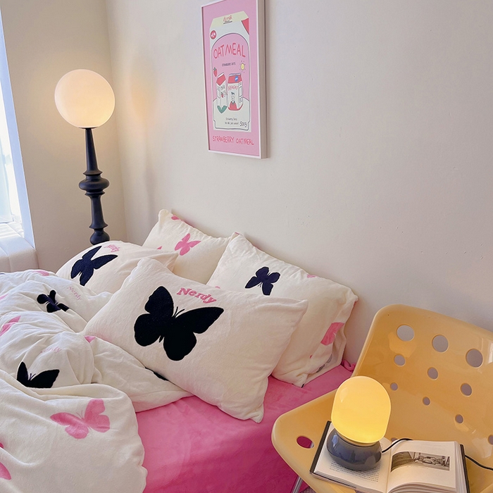 91家纺网 家纺一手货源 找家纺 红馆 2023新款A类230g牛奶绒四件套--千禧辣妹风 幻蝶