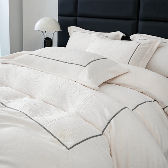 91家纺网 家纺一手货源 找家纺 （总） 2023 纯色工艺雕花婴儿绒婴肤牛奶绒暖绒加厚长绒獭兔绒四件套