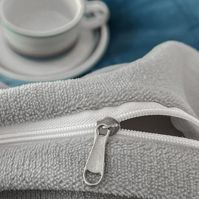 91家纺网 家纺一手货源 找家纺 金麦家纺 2023新款230g高克重牛奶绒雕花四件套 简爱-深蓝