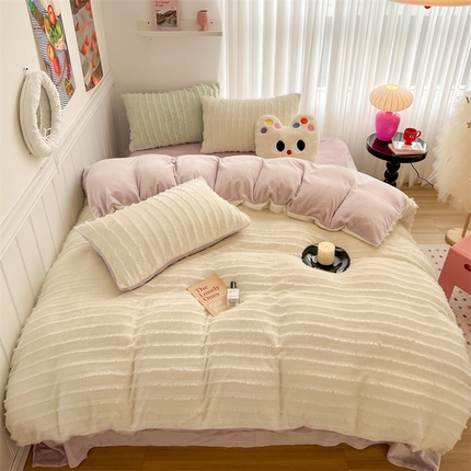 91家纺网 家纺一手货源 找家纺 顾里家纺 2023新款流苏牛奶绒套件 迷雾白