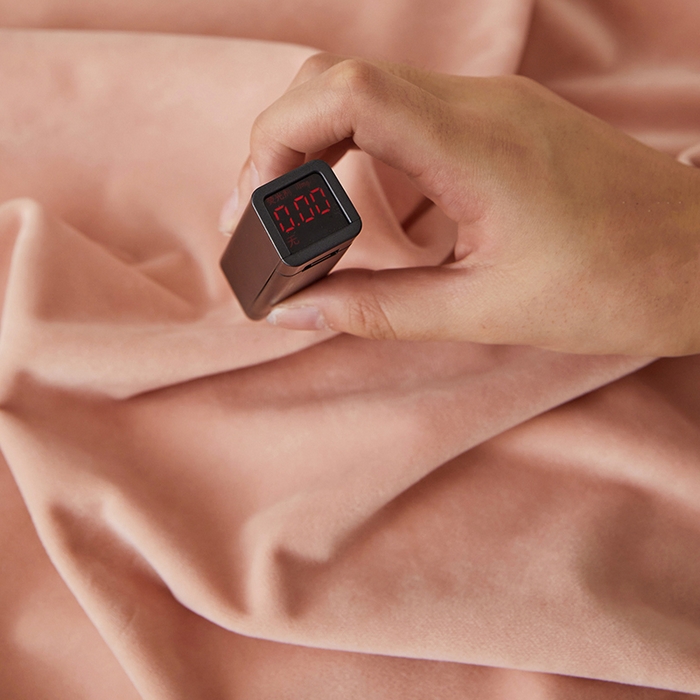 91家纺网 家纺一手货源 找家纺 丝涟2023新款轻奢风高克重230g婴儿绒德肤绒亲肤舒适双拼色埋线款滚绳四件套 粉玉+浅灰