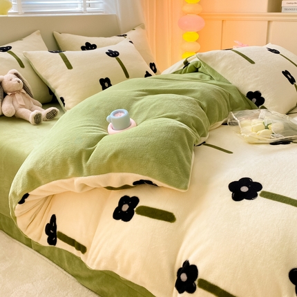 91家纺网 家纺一手货源 找家纺 （总）恋佳居 2025新款小清新印花牛奶绒保暖四件套