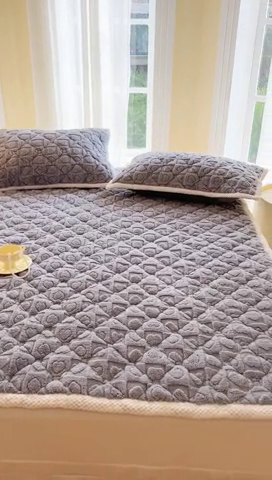 91家纺网 家纺一手货源 找家纺 欧邦 新款爱心款提花塔芙绒夹棉床垫榻榻米薄垫子 床垫-灰蓝
