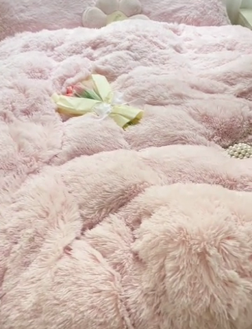 91家纺网 家纺一手货源 找家纺 慕澄家纺 2023新款水貂绒被套盖毯两用毯子 彩虹-浅粉