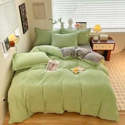 91家纺网 家纺一手货源 找家纺 逸尚阁 2024新款高克重纯色牛奶绒四件套 绿+浅灰