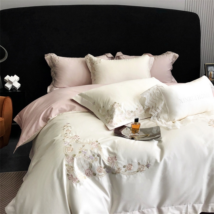 91家纺网 家纺一手货源 找家纺 馨蕊家居 2023新款100支CR工艺全棉四件套-棉卡洛琳 卡洛琳-粉白