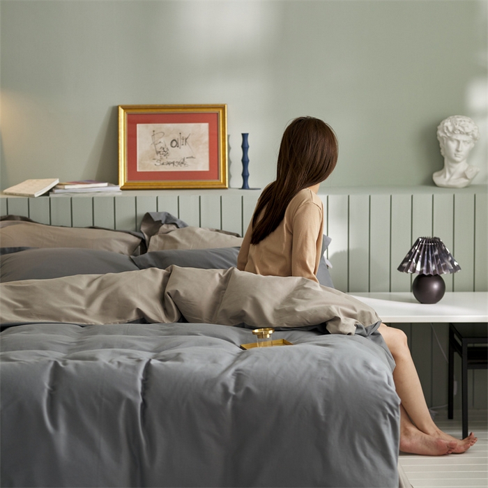 91家纺网 家纺一手货源 找家纺 涞澳家纺 2023新款50磨绒双拼 灰卡