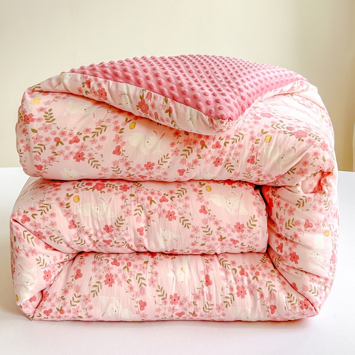 91家纺网 家纺一手货源 找家纺 居易简 2025新款水洗棉双层纱豆豆被加绒被子被芯直播豆豆绒被被子被芯冬被春秋被 小桃兔兔