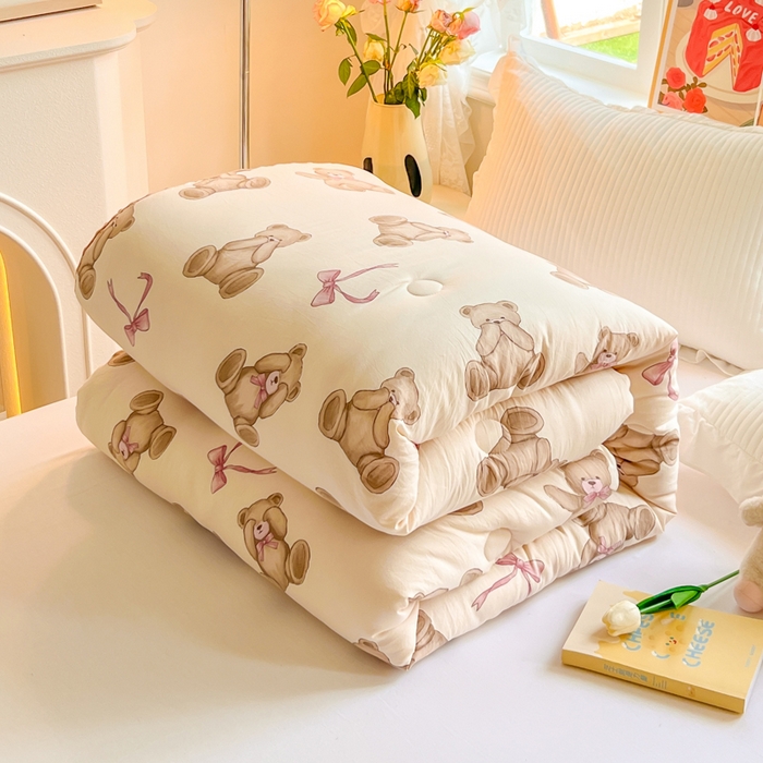 91家纺网 家纺一手货源 找家纺 居易简 2025新款水洗棉双层纱豆豆被加绒被子被芯直播豆豆绒被被子被芯冬被春秋被 童话小熊