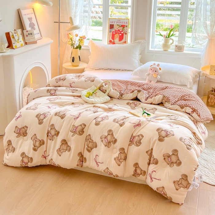 91家纺网 家纺一手货源 找家纺 居易简 2025新款水洗棉双层纱豆豆被加绒被子被芯直播豆豆绒被被子被芯冬被春秋被 童话小熊