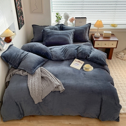 91家纺网 家纺一手货源 找家纺 逸尚阁 2024新款高克重纯色牛奶绒四件套 深灰