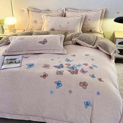 富之航家纺 2023新款230克金丝绒四件套 蝶雨-纷飞粉