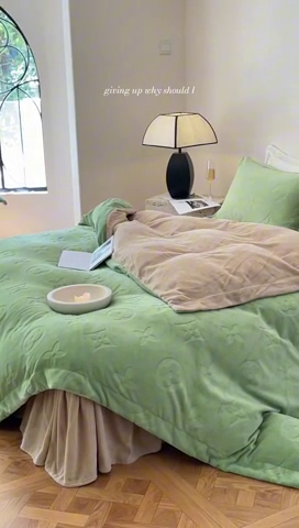 91家纺网 家纺一手货源 找家纺 金麦家纺 2023新款230g高克重牛奶绒雕花四件套 简爱-绿