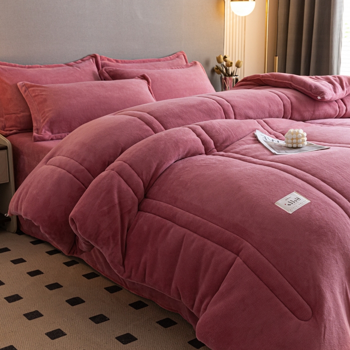 91家纺网 家纺一手货源 找家纺 暖芯家纺 2025新款牛奶绒加厚冬被被子被芯春秋被 豆沙