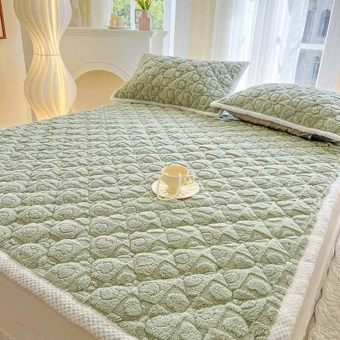 91家纺网 家纺一手货源 找家纺 欧邦 新款爱心款提花塔芙绒夹棉床垫榻榻米薄垫子 床垫-果绿