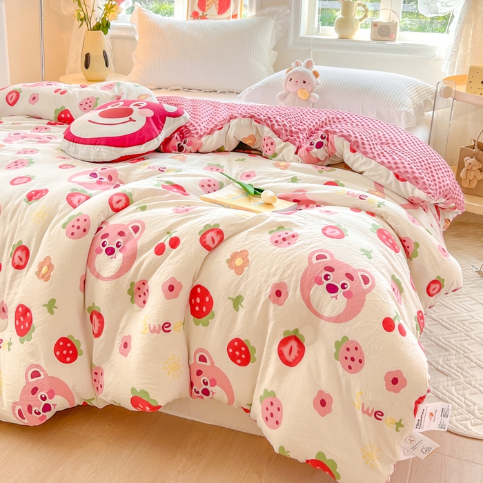 91家纺网 家纺一手货源 找家纺 居易简 2025新款水洗棉双层纱豆豆被加绒被子被芯直播豆豆绒被被子被芯冬被春秋被 草莓蛋糕