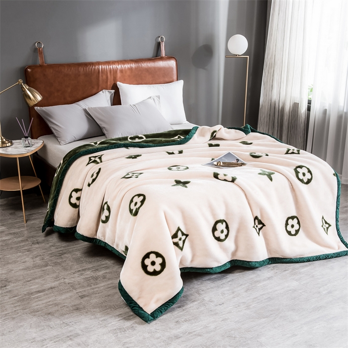 91家纺网 家纺一手货源 找家纺 航途席业 2025新款拉舍尔毛毯盖毯 春暖花开-白