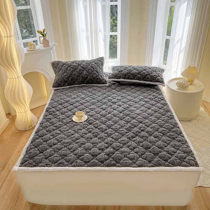 91家纺网 家纺一手货源 找家纺 欧邦 新款爱心款提花塔芙绒夹棉床垫榻榻米薄垫子 床垫-石墨灰