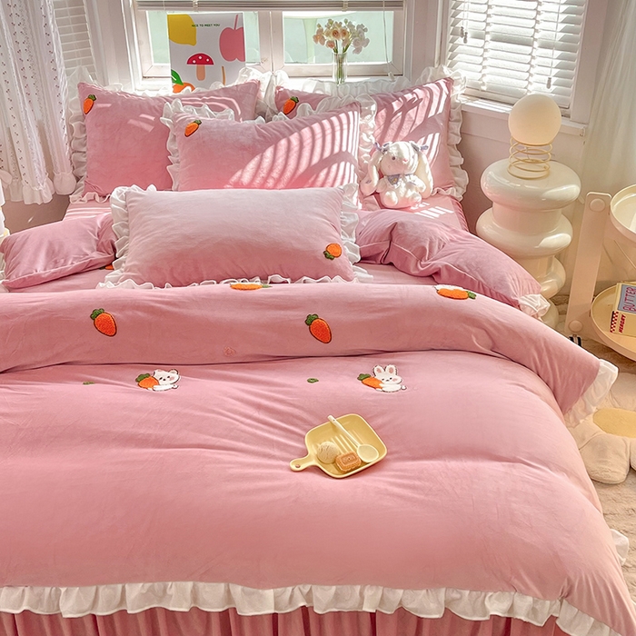 91家纺网 家纺一手货源 找家纺 绒兔兔2023新款棉加绒刺绣四件套-萝卜兔 萝卜兔-淡粉