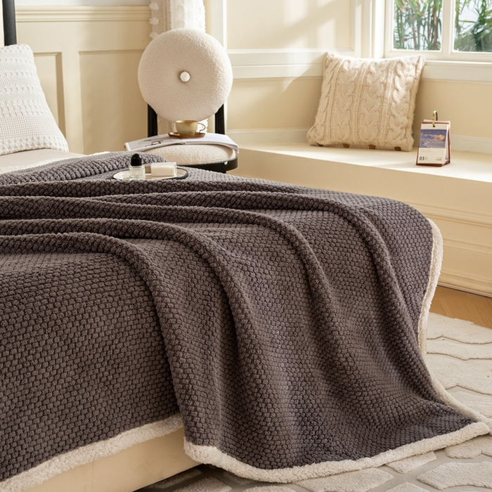 91家纺网 家纺一手货源 找家纺 丝涟家居 2023新款舒适保暖玫瑰绒毛毯 灰