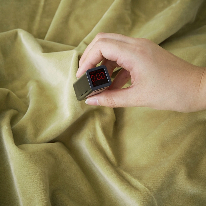 91家纺网 家纺一手货源 找家纺 丝涟2023新款轻奢风高克重230g婴儿绒德肤绒亲肤舒适双拼色埋线款滚绳四件套 亮绿+深果绿