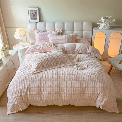 91家纺网 家纺一手货源 找家纺 （总）佰亿莱 2024新款条纹兔毛绒四件套-兔绒格