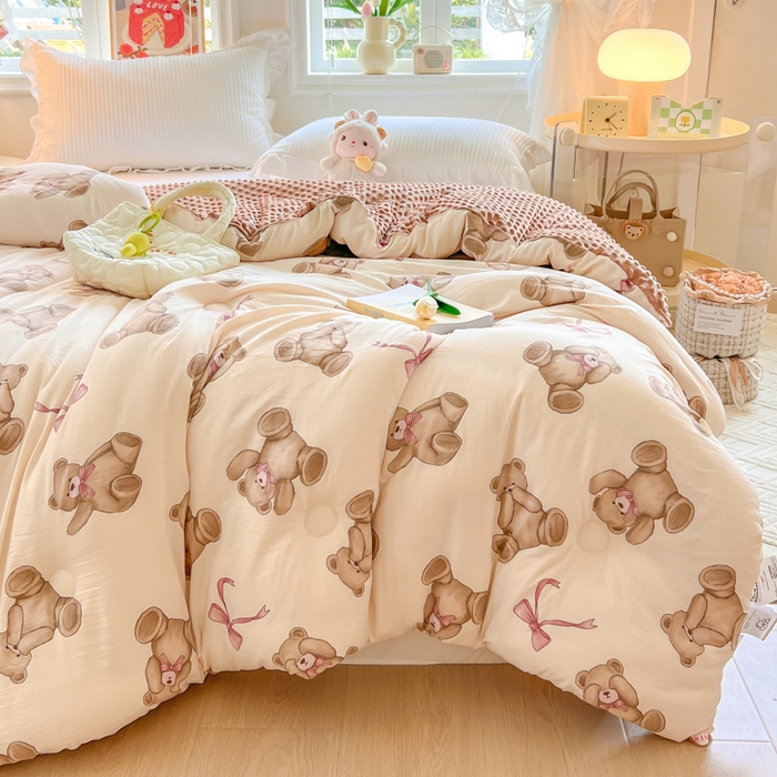 91家纺网 家纺一手货源 找家纺 居易简 2025新款水洗棉双层纱豆豆被加绒被子被芯直播豆豆绒被被子被芯冬被春秋被 童话小熊