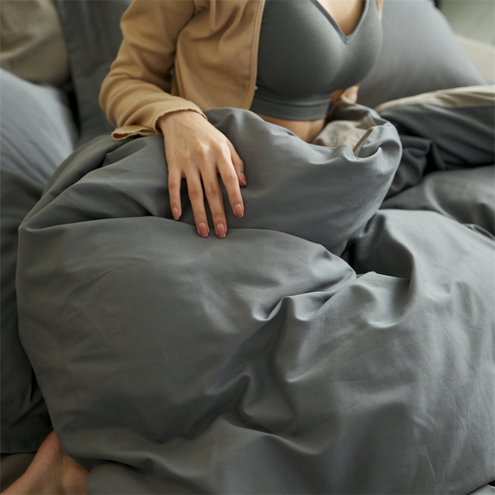 91家纺网 家纺一手货源 找家纺 涞澳家纺 2023新款50磨绒双拼 灰卡