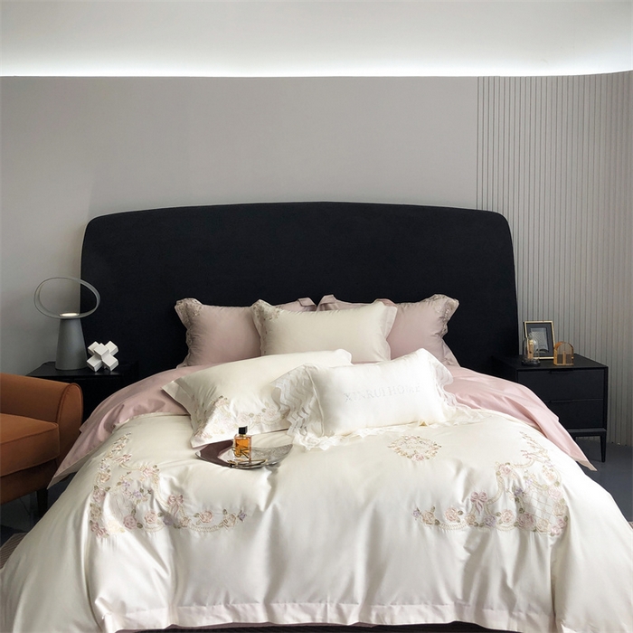 91家纺网 家纺一手货源 找家纺 馨蕊家居 2023新款100支CR工艺全棉四件套-棉卡洛琳 卡洛琳-粉白