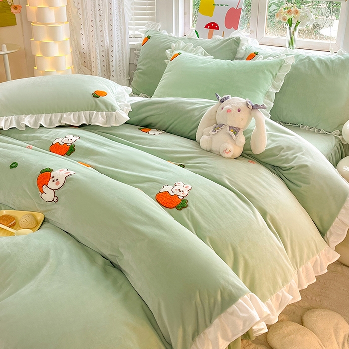91家纺网 家纺一手货源 找家纺 绒兔兔2023新款棉加绒刺绣四件套-萝卜兔 萝卜兔-浅绿