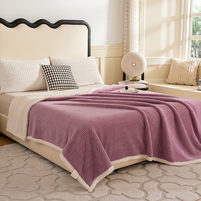 91家纺网 家纺一手货源 找家纺 丝涟家居 2023新款舒适保暖玫瑰绒毛毯 紫