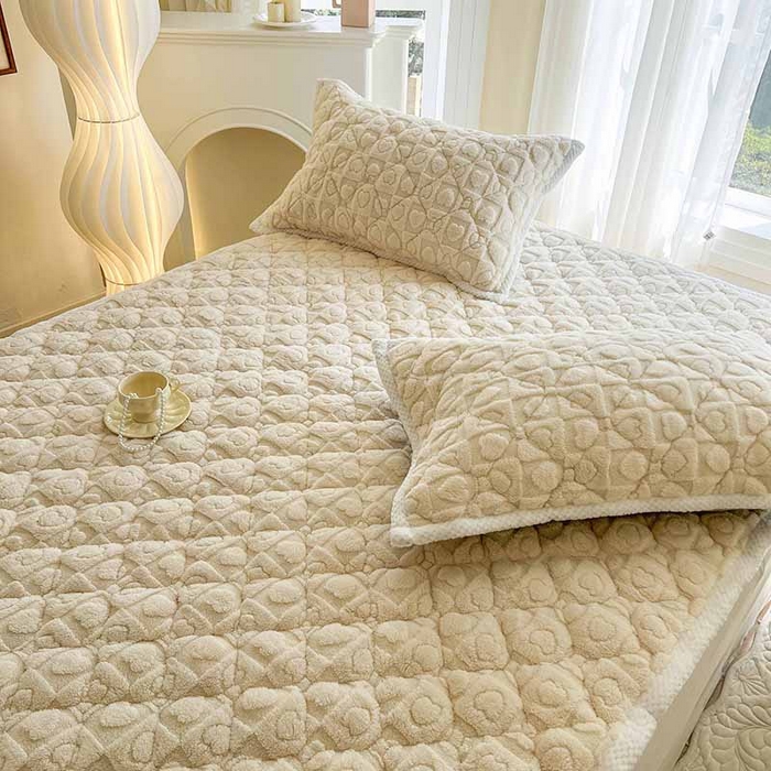 91家纺网 家纺一手货源 找家纺 欧邦 新款爱心款提花塔芙绒夹棉床垫榻榻米薄垫子 床垫-奶黄