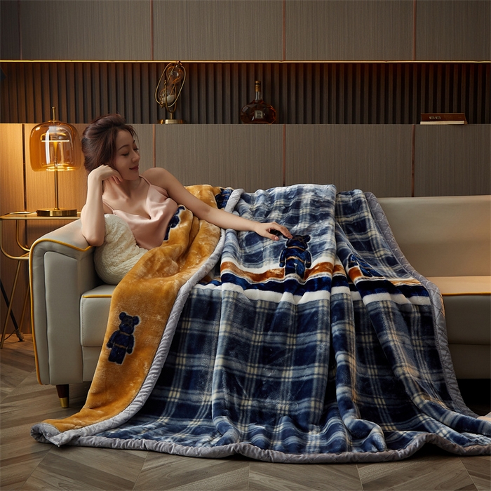 91家纺网 家纺一手货源 找家纺 航途席业 2025新款拉舍尔毛毯盖毯 太空熊