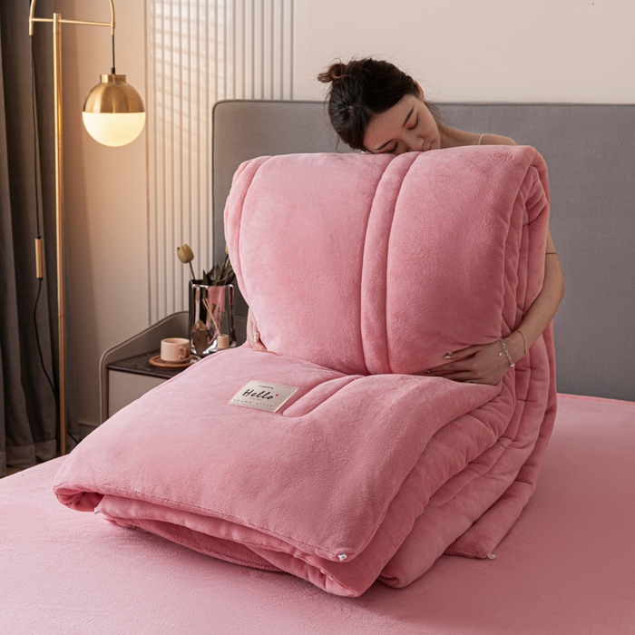 91家纺网 家纺一手货源 找家纺 暖芯家纺 2025新款牛奶绒加厚冬被被子被芯春秋被 粉玉