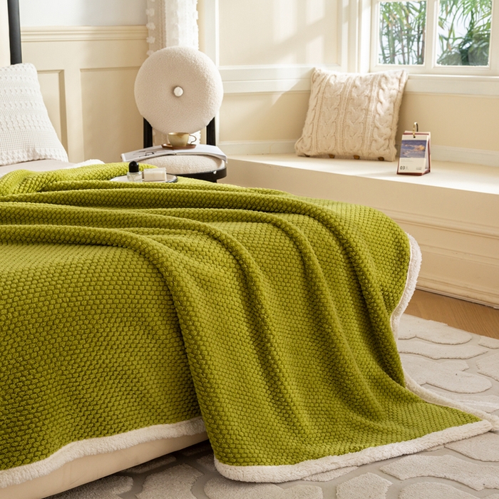 91家纺网 家纺一手货源 找家纺 丝涟家居 2023新款舒适保暖玫瑰绒毛毯 绿