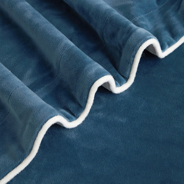 91家纺网 家纺一手货源 找家纺 丝涟2023新款轻奢风高克重230g婴儿绒德肤绒亲肤舒适双拼色埋线款滚绳四件套 星空蓝+浅灰