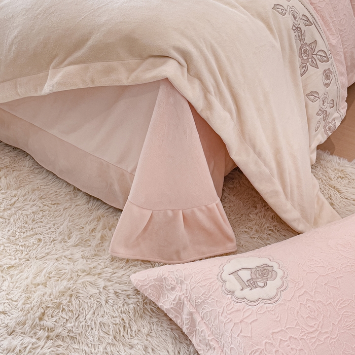 91家纺网 家纺一手货源 找家纺 （总）宜家坊2023新款A类牛奶绒雕花拼接刺绣款四件套-维多利亚（含买家秀）