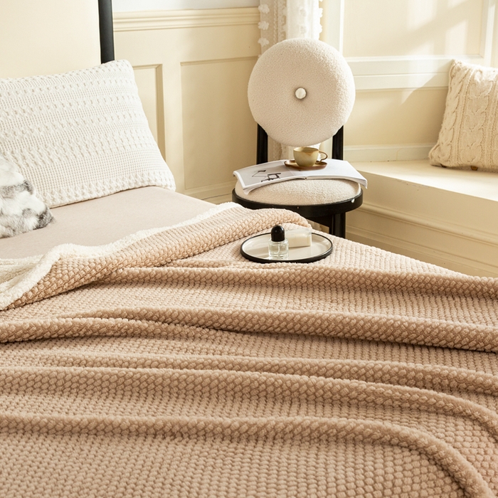 91家纺网 家纺一手货源 找家纺 丝涟家居 2023新款舒适保暖玫瑰绒毛毯 卡其