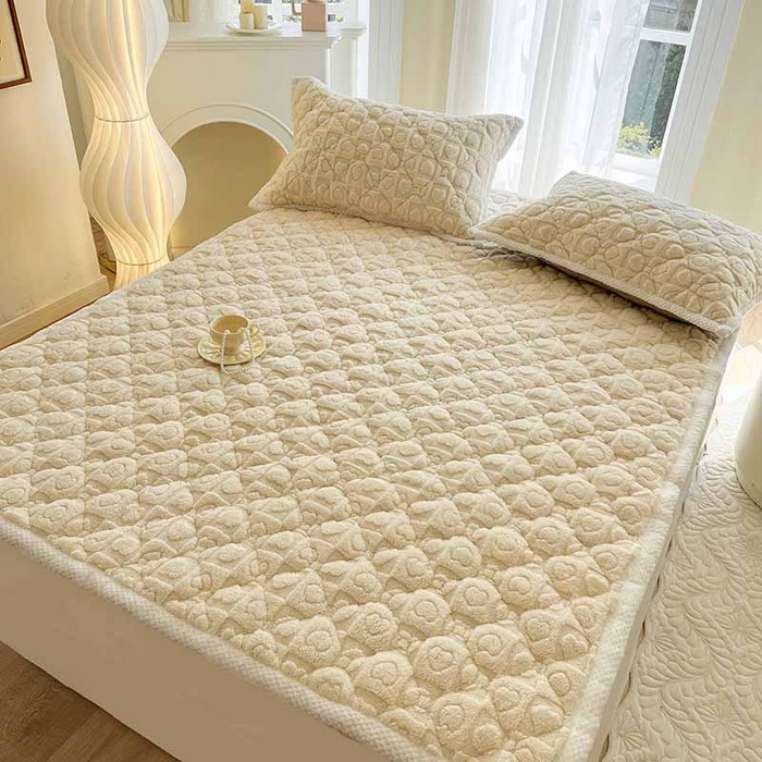 91家纺网 家纺一手货源 找家纺 欧邦 新款爱心款提花塔芙绒夹棉床垫榻榻米薄垫子 床垫-奶黄