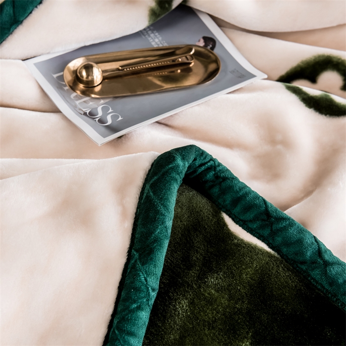 91家纺网 家纺一手货源 找家纺 航途席业 2025新款拉舍尔毛毯盖毯 春暖花开-白