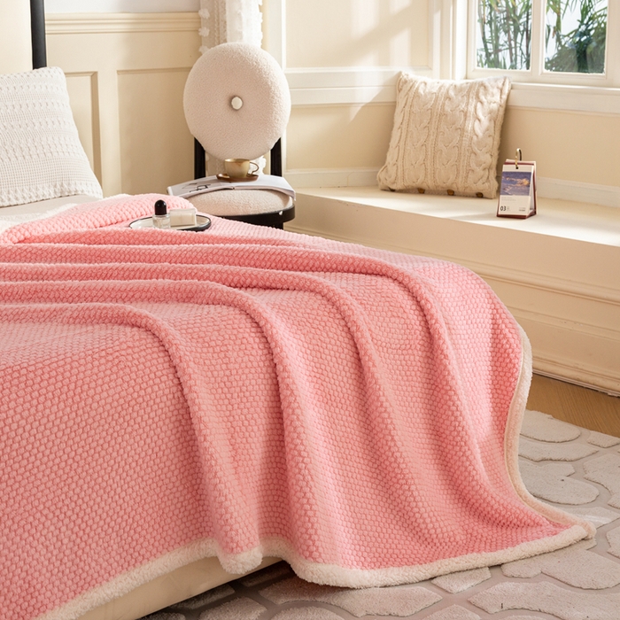 91家纺网 家纺一手货源 找家纺 丝涟家居 2023新款舒适保暖玫瑰绒毛毯 粉