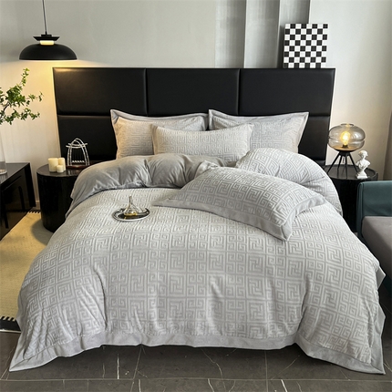 91家纺网 家纺一手货源 找家纺 （总）佰亿莱2024新款牛奶绒雕花四件套-美娜