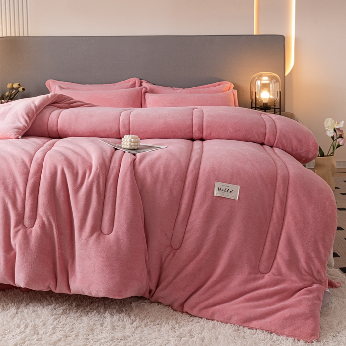 91家纺网 家纺一手货源 找家纺 暖芯家纺 2025新款牛奶绒加厚冬被被子被芯春秋被 粉玉